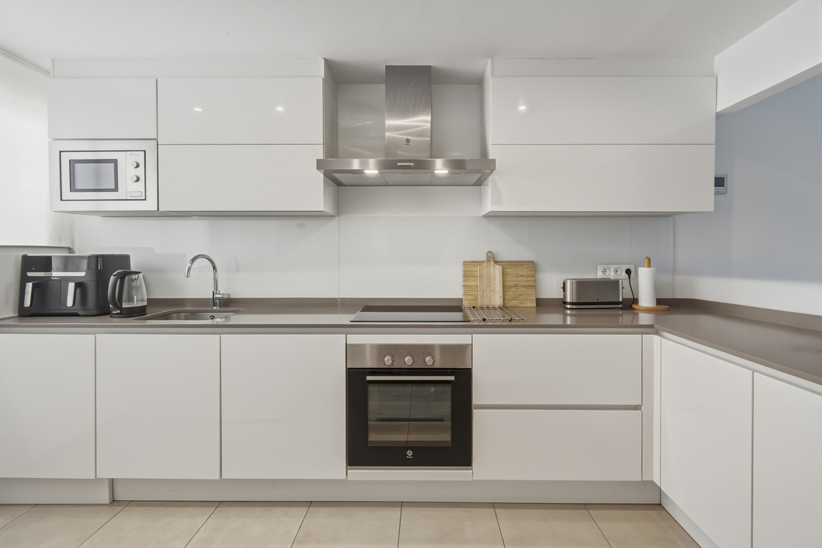 2 Bed Apartment for sale in San Pedro De Alcántara Costa Del Sol, Málaga, Spain