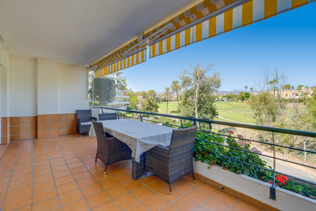 2 Bed Apartment for sale in San Pedro De Alcántara Costa Del Sol, Málaga, Spain