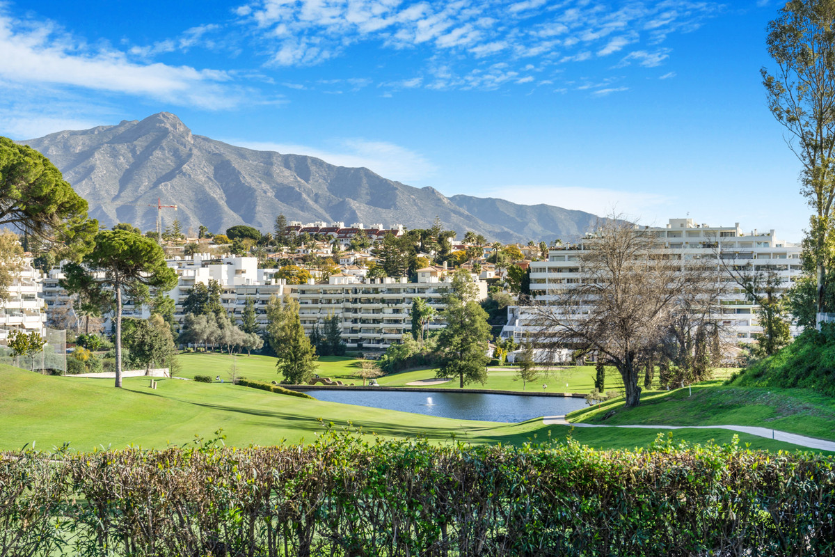 2 Bed Apartment for sale in San Pedro De Alcántara Costa Del Sol, Málaga, Spain