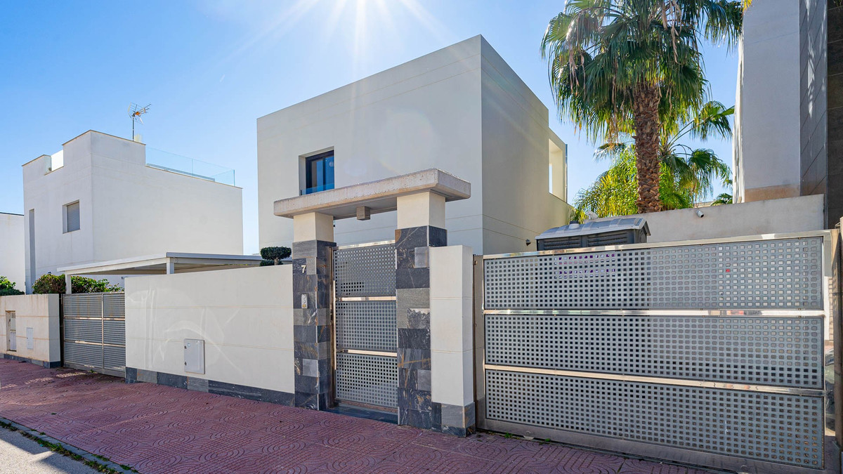 3 Bed Townhouse for sale in Ciudad Quesada Costa Blanca, Alicante, Spain
