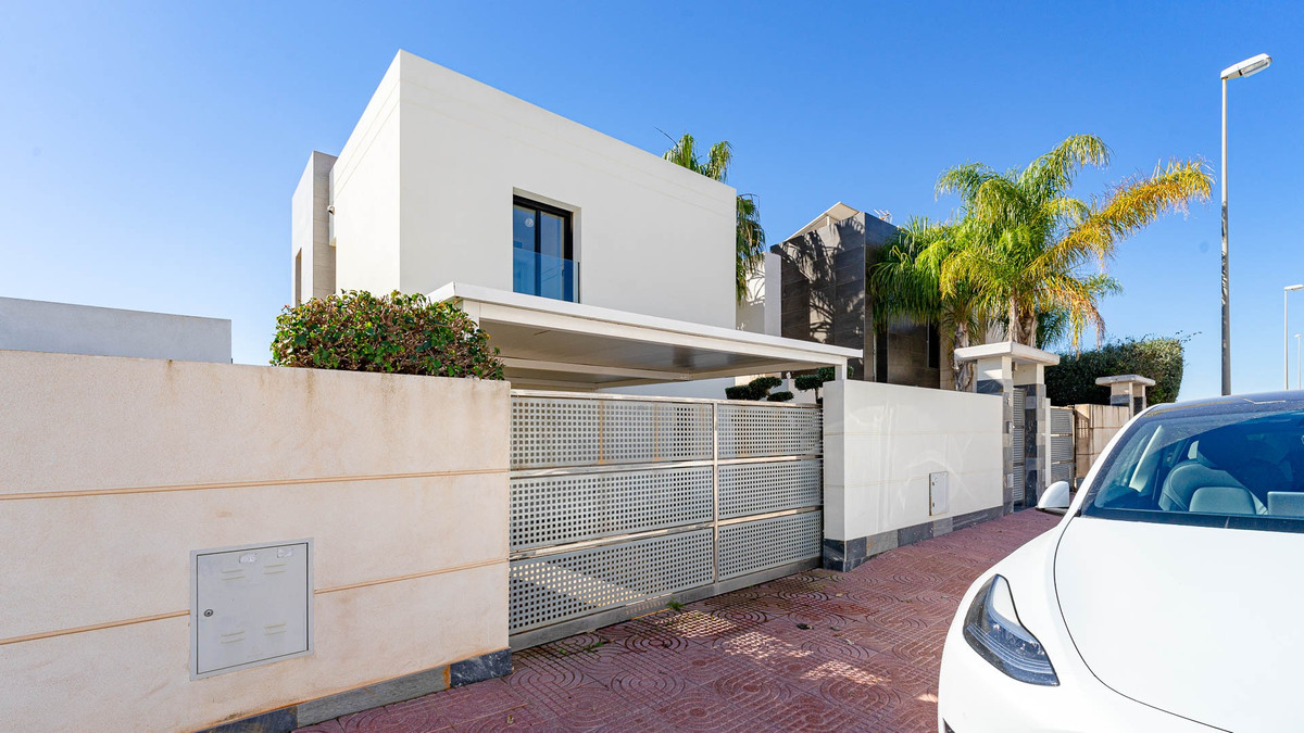 3 Bed Townhouse for sale in Ciudad Quesada Costa Blanca, Alicante, Spain