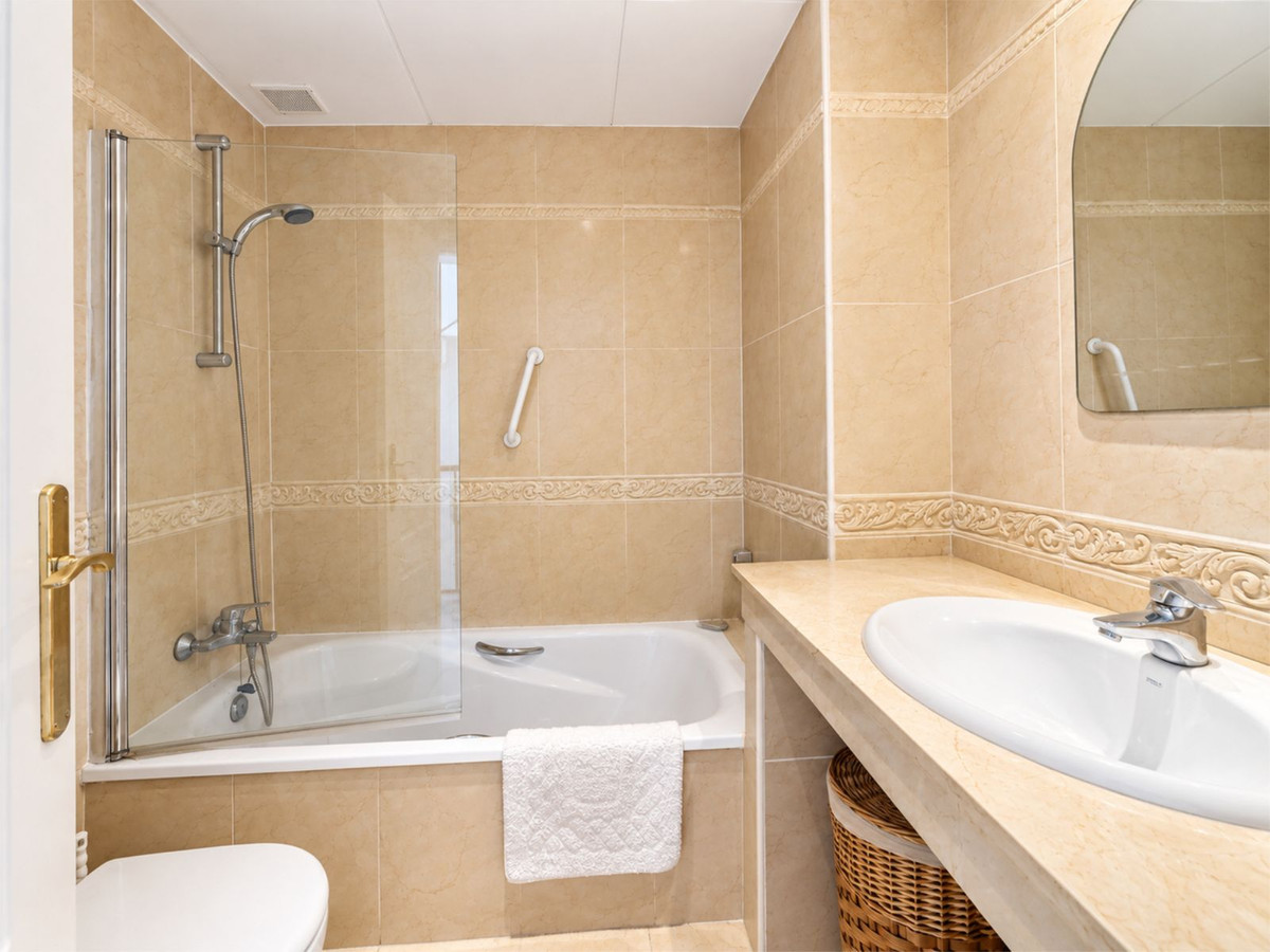 2 Bed Townhouse for sale in Cabopino Costa Del Sol, Málaga, Spain