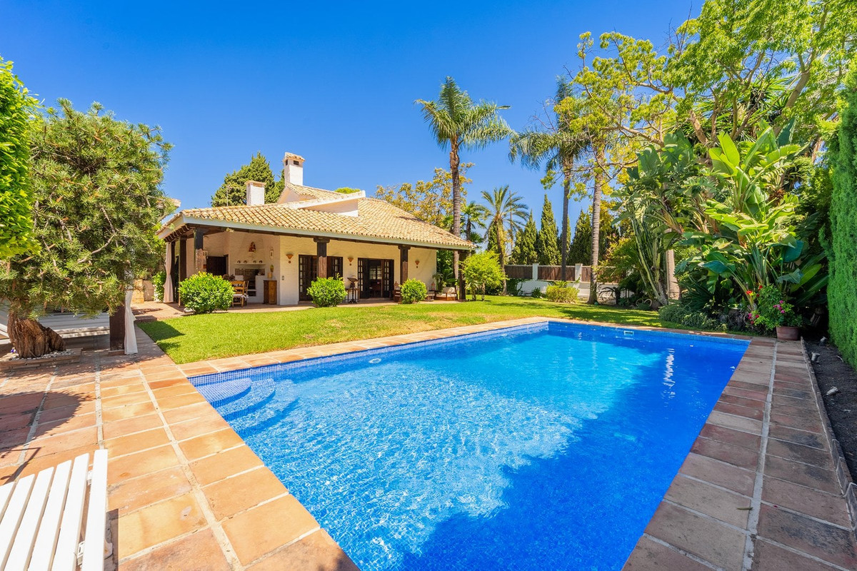 4 Bed Townhouse for sale in Marbella Costa Del Sol, Málaga, Spain