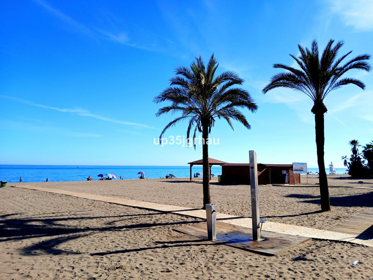 4 Bed Apartment for sale in Estepona Costa Del Sol, Málaga, Spain