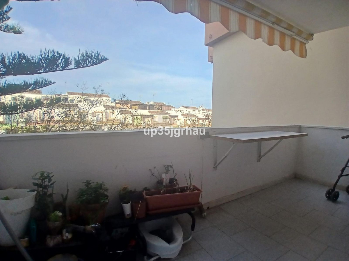 4 Bed Apartment for sale in Estepona Costa Del Sol, Málaga, Spain