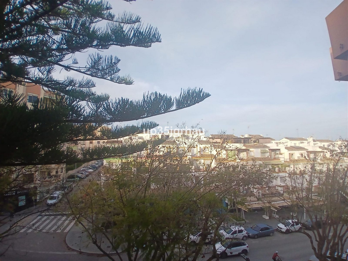 4 Bed Apartment for sale in Estepona Costa Del Sol, Málaga, Spain
