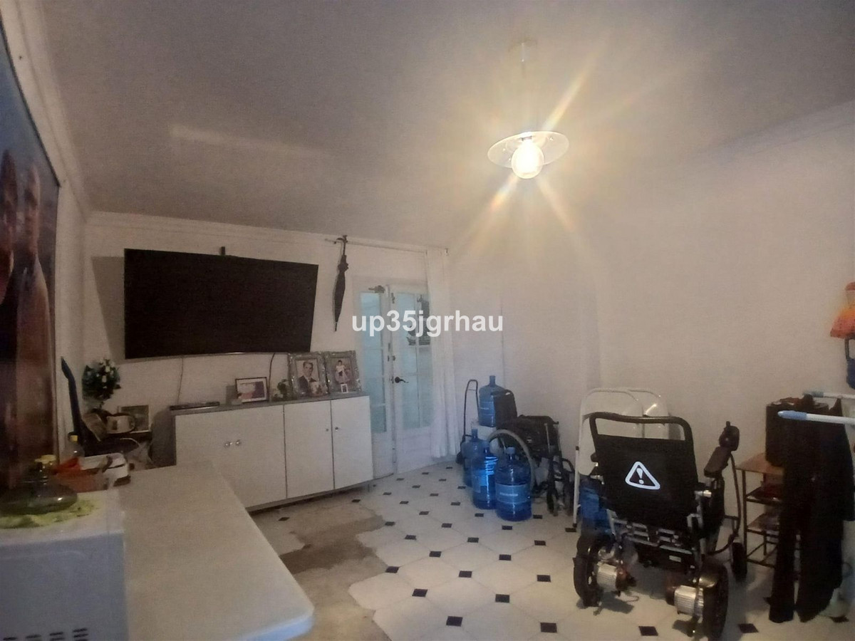 4 Bed Apartment for sale in Estepona Costa Del Sol, Málaga, Spain