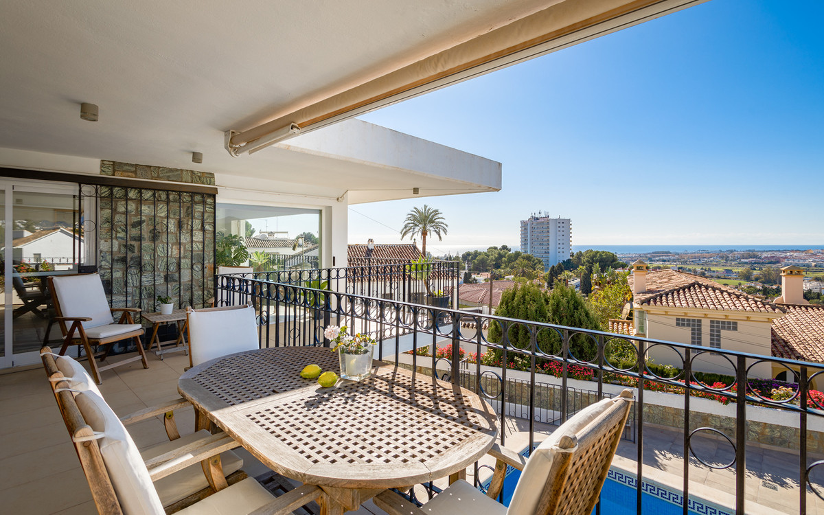 4 Bed Townhouse for sale in Nueva Andalucía Costa Del Sol, Málaga, Spain