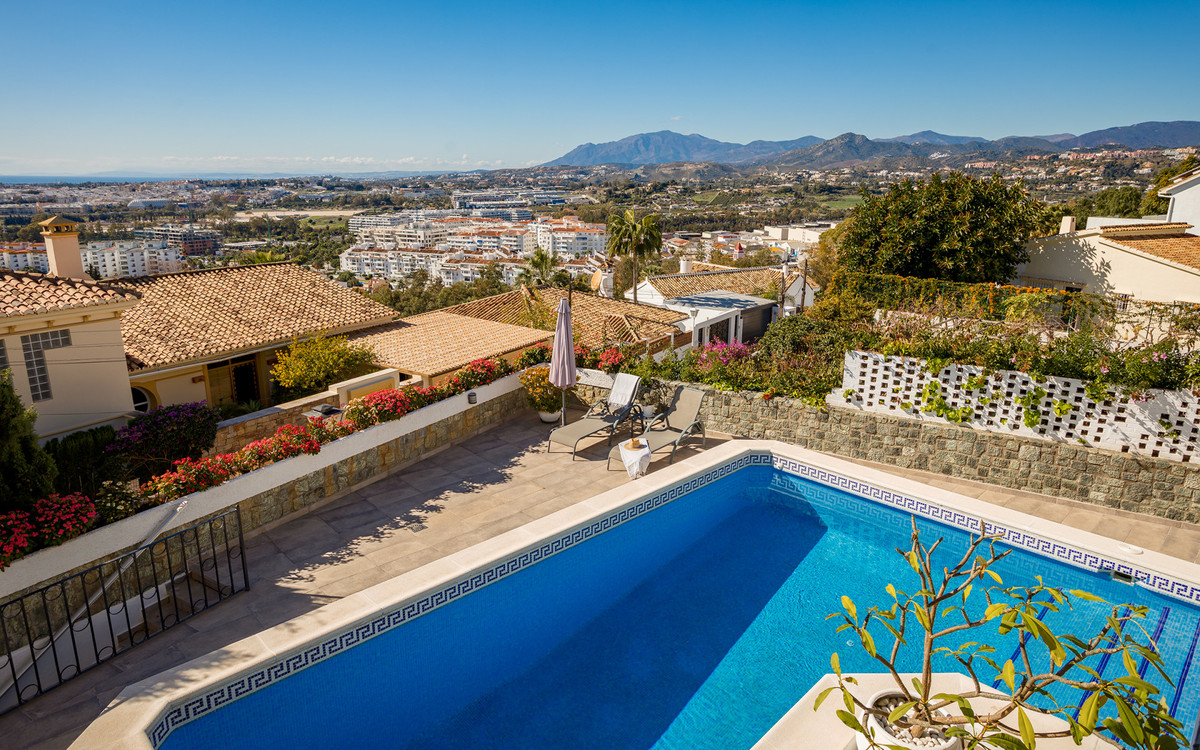 4 Bed Townhouse for sale in Nueva Andalucía Costa Del Sol, Málaga, Spain