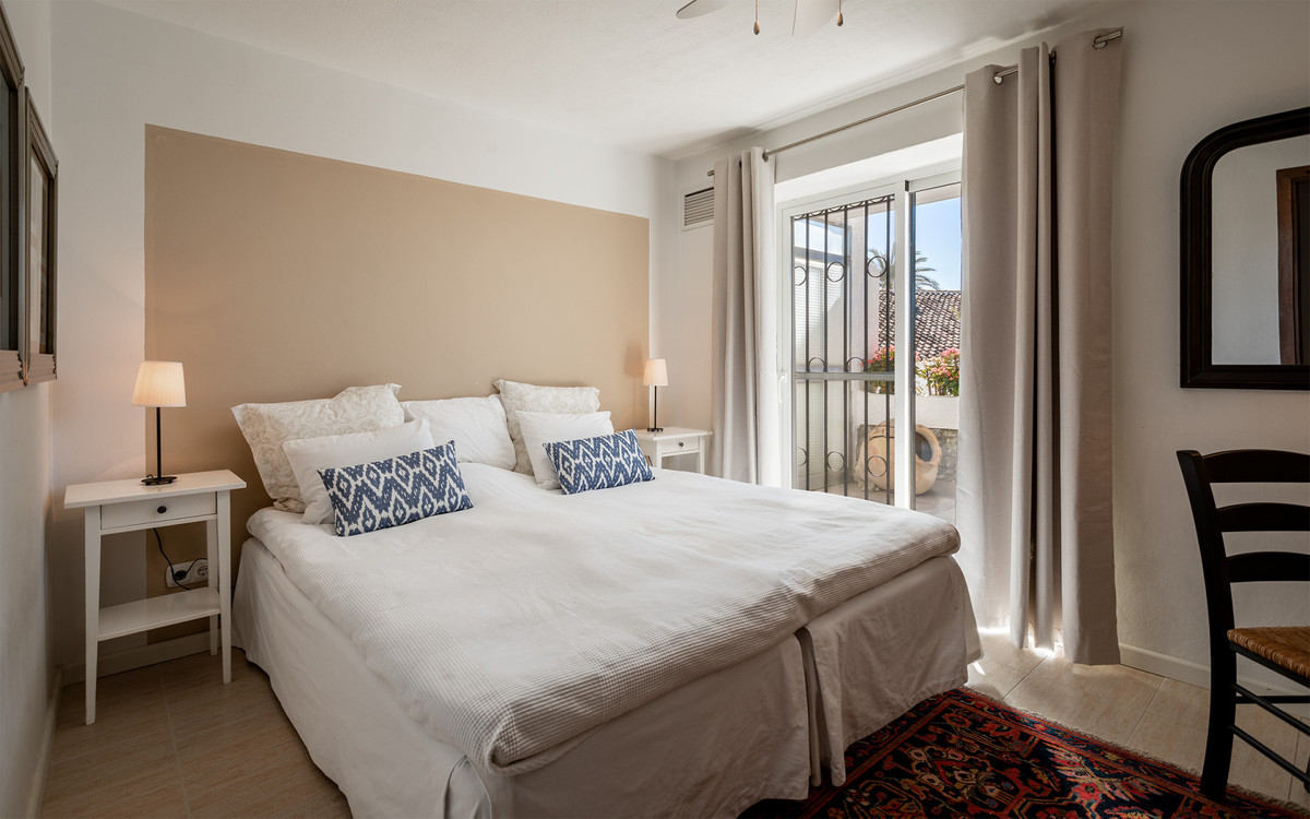 4 Bed Townhouse for sale in Nueva Andalucía Costa Del Sol, Málaga, Spain