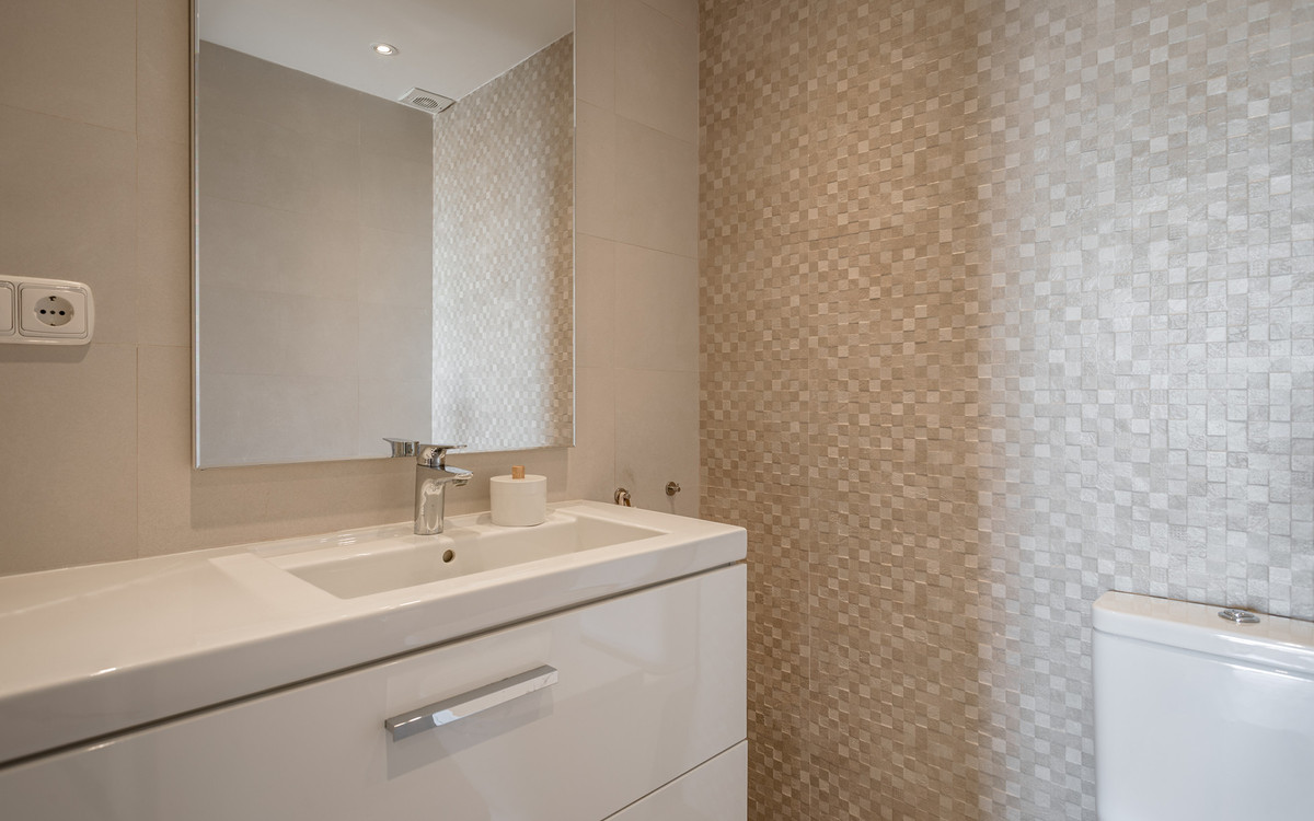4 Bed Townhouse for sale in Nueva Andalucía Costa Del Sol, Málaga, Spain
