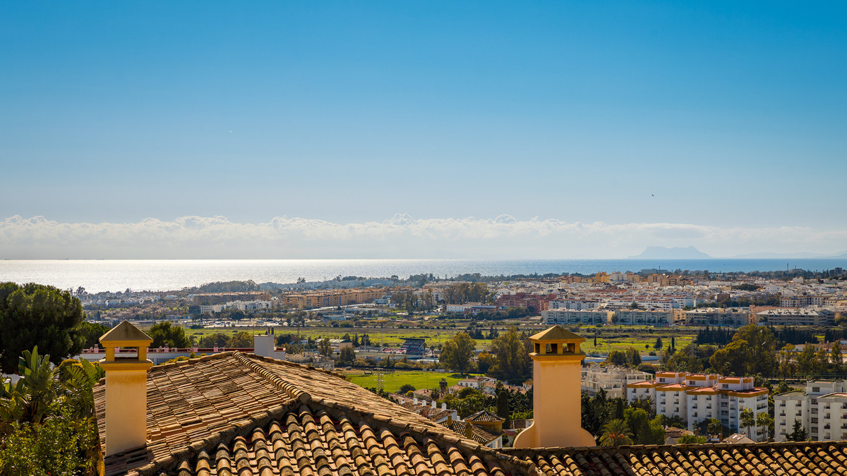 4 Bed Townhouse for sale in Nueva Andalucía Costa Del Sol, Málaga, Spain