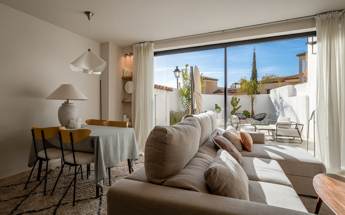 2 Bed Townhouse for sale in Nueva Andalucía Costa Del Sol, Málaga, Spain