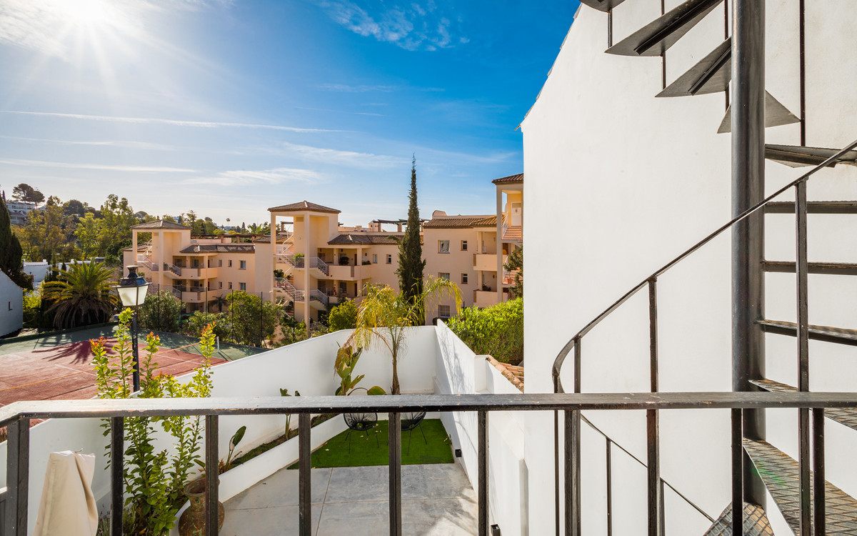 2 Bed Townhouse for sale in Nueva Andalucía Costa Del Sol, Málaga, Spain