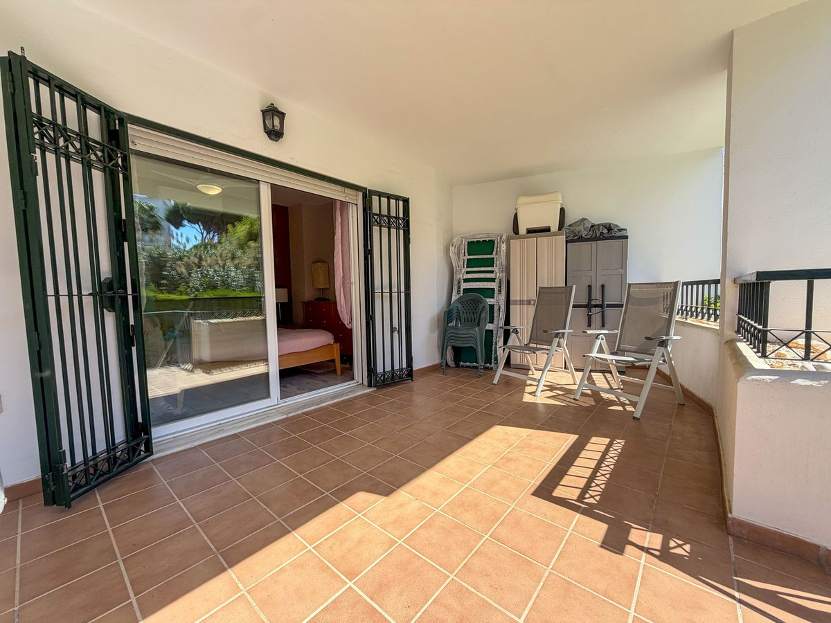 2 Bed Apartment for sale in Calahonda Costa Del Sol, Málaga, Spain