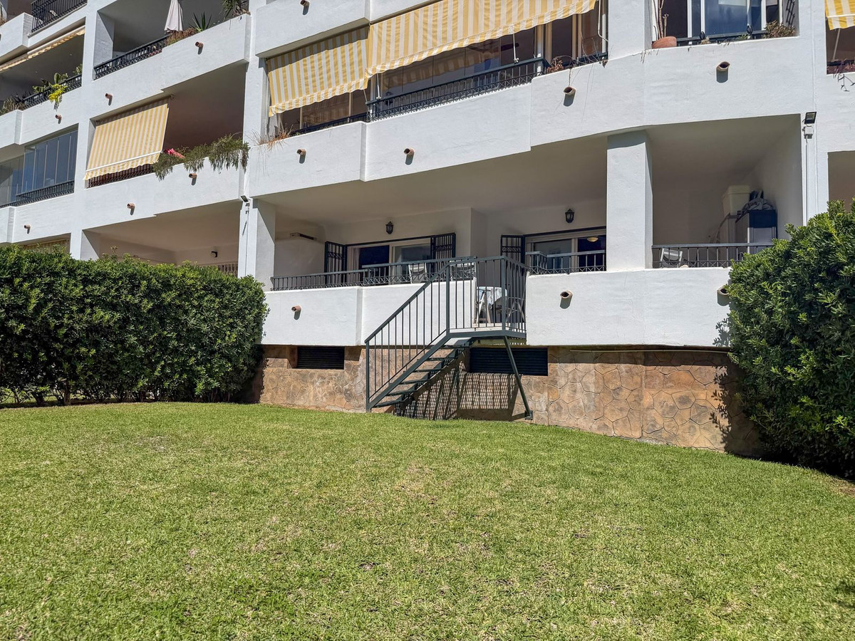 2 Bed Apartment for sale in Calahonda Costa Del Sol, Málaga, Spain