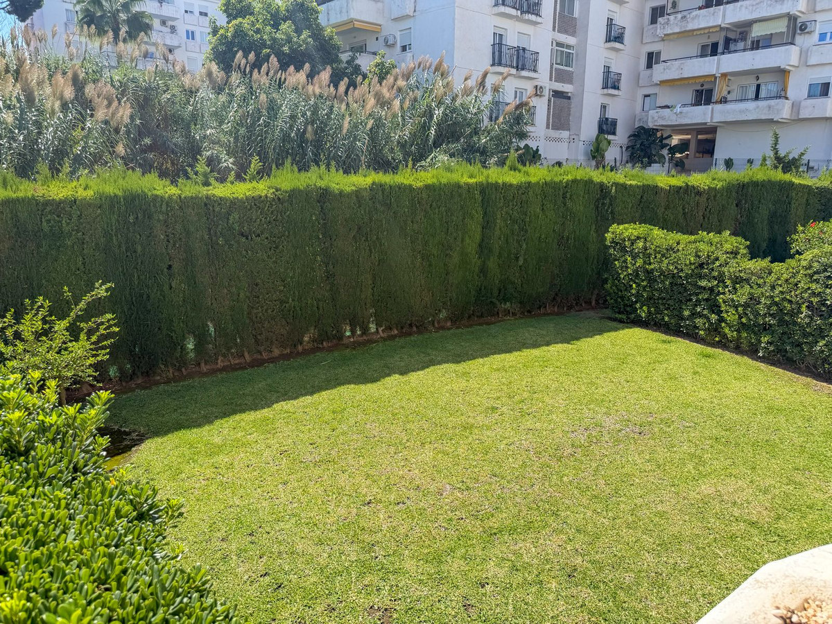 2 Bed Apartment for sale in Calahonda Costa Del Sol, Málaga, Spain