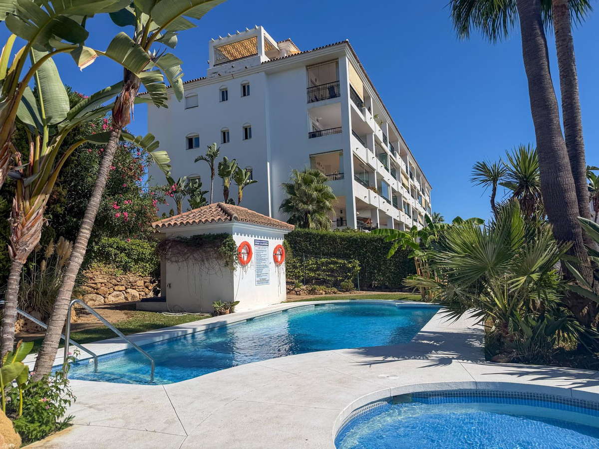 2 Bed Apartment for sale in Calahonda Costa Del Sol, Málaga, Spain