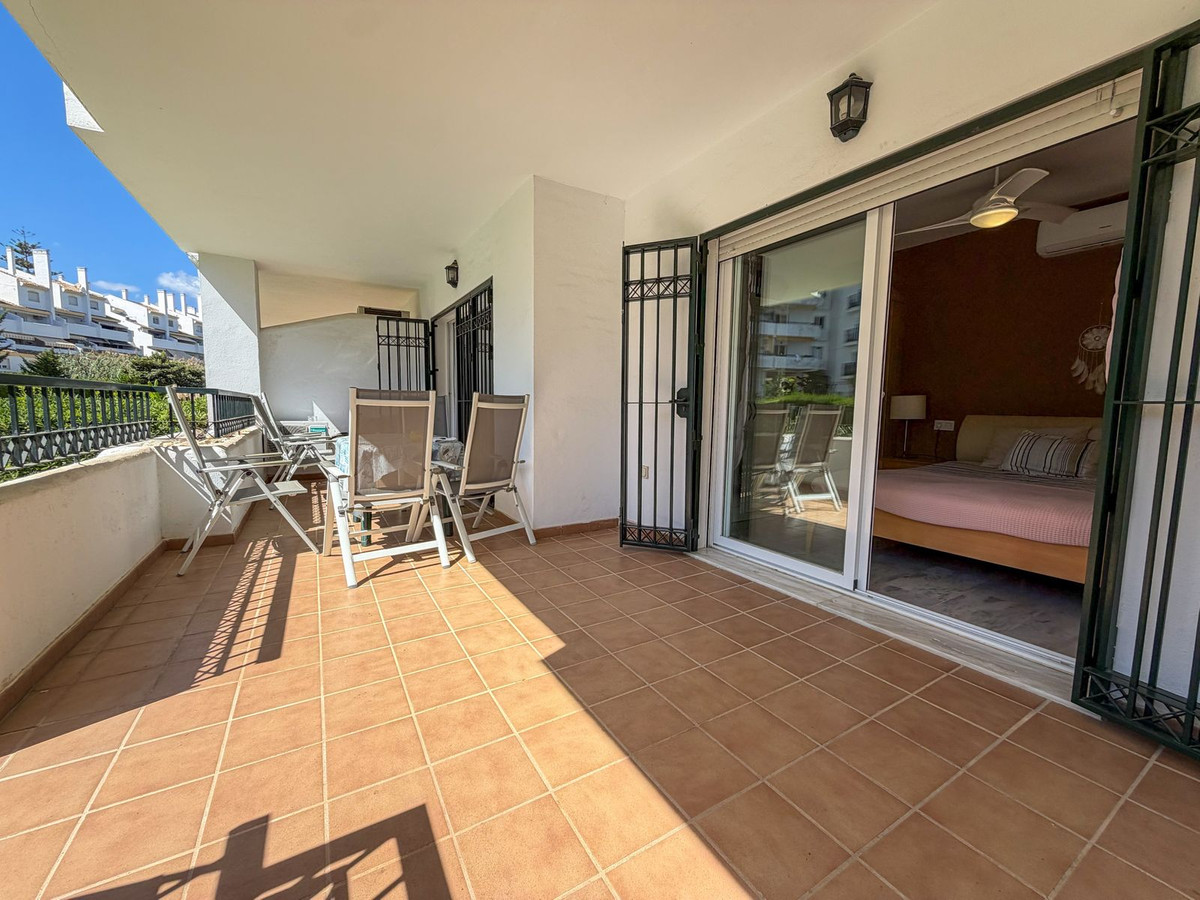2 Bed Apartment for sale in Calahonda Costa Del Sol, Málaga, Spain