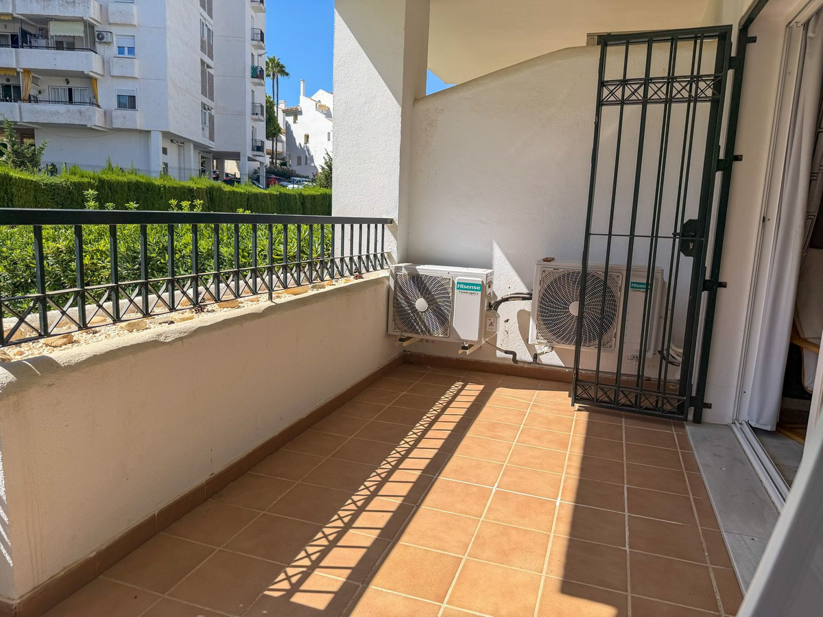 2 Bed Apartment for sale in Calahonda Costa Del Sol, Málaga, Spain