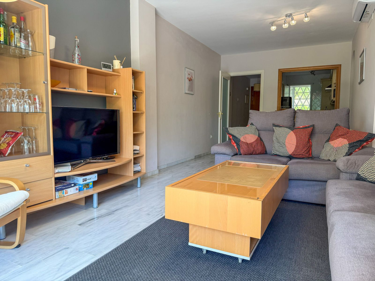 2 Bed Apartment for sale in Calahonda Costa Del Sol, Málaga, Spain