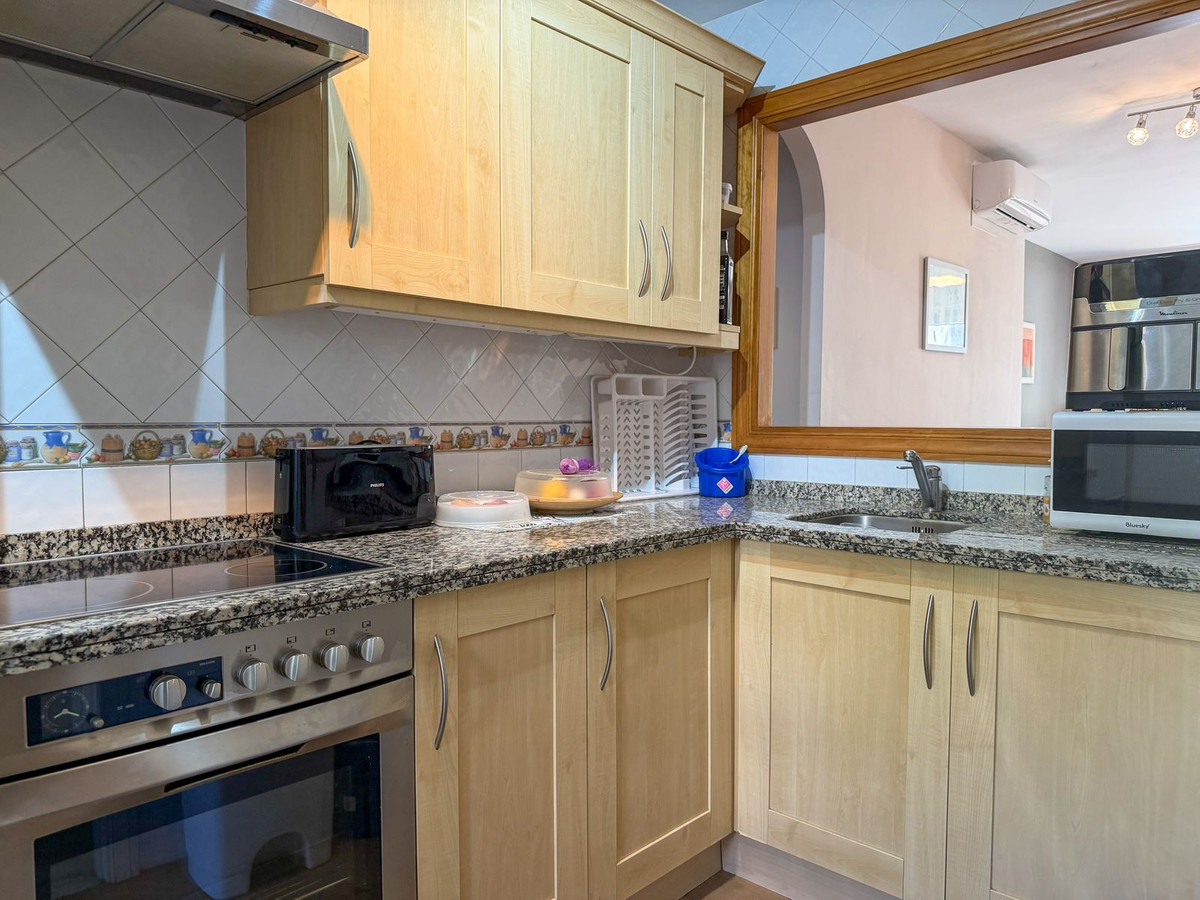 2 Bed Apartment for sale in Calahonda Costa Del Sol, Málaga, Spain