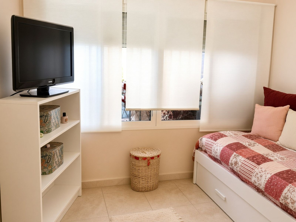 2 Bed Apartment for sale in La Campana Costa Del Sol, Málaga, Spain