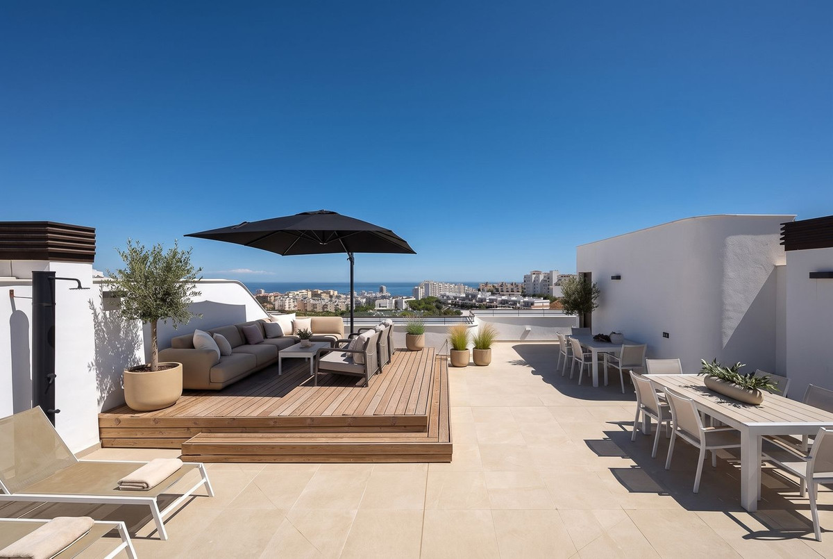 3 Bed Apartment for sale in Estepona Costa Del Sol, Málaga, Spain