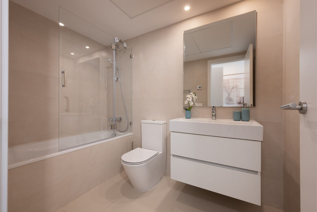 3 Bed Apartment for sale in Estepona Costa Del Sol, Málaga, Spain
