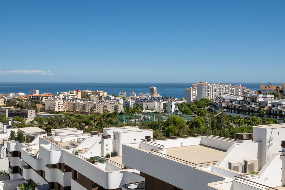 3 Bed Apartment for sale in Estepona Costa Del Sol, Málaga, Spain