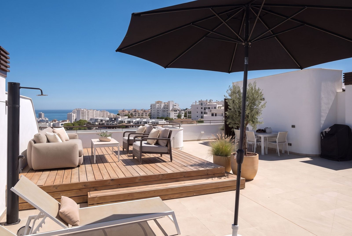 3 Bed Apartment for sale in Estepona Costa Del Sol, Málaga, Spain