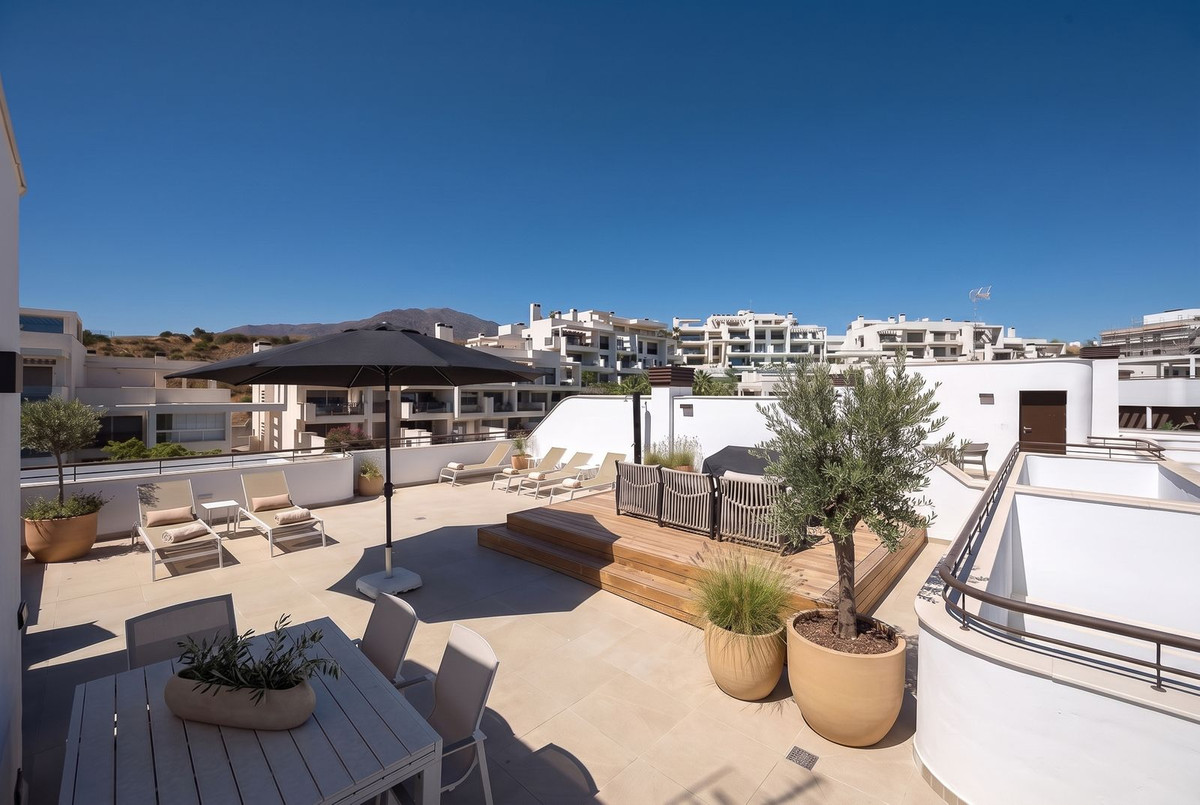 3 Bed Apartment for sale in Estepona Costa Del Sol, Málaga, Spain