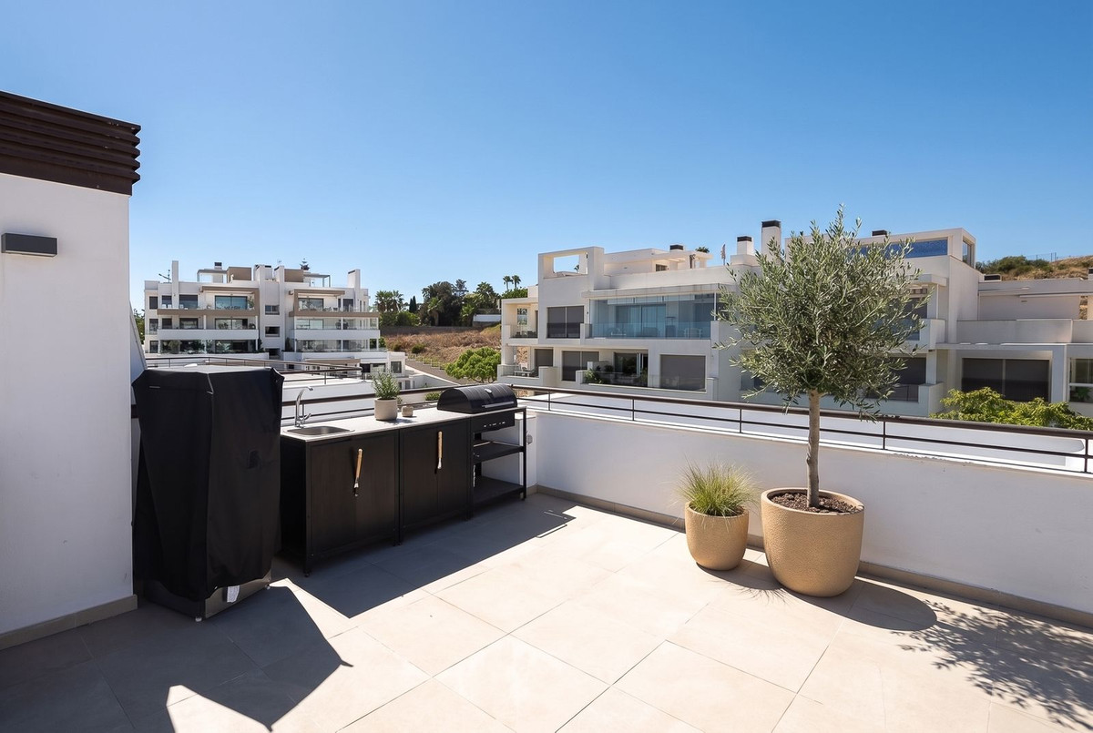 3 Bed Apartment for sale in Estepona Costa Del Sol, Málaga, Spain