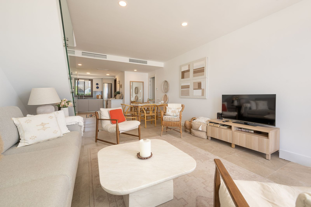 3 Bed Apartment for sale in Estepona Costa Del Sol, Málaga, Spain