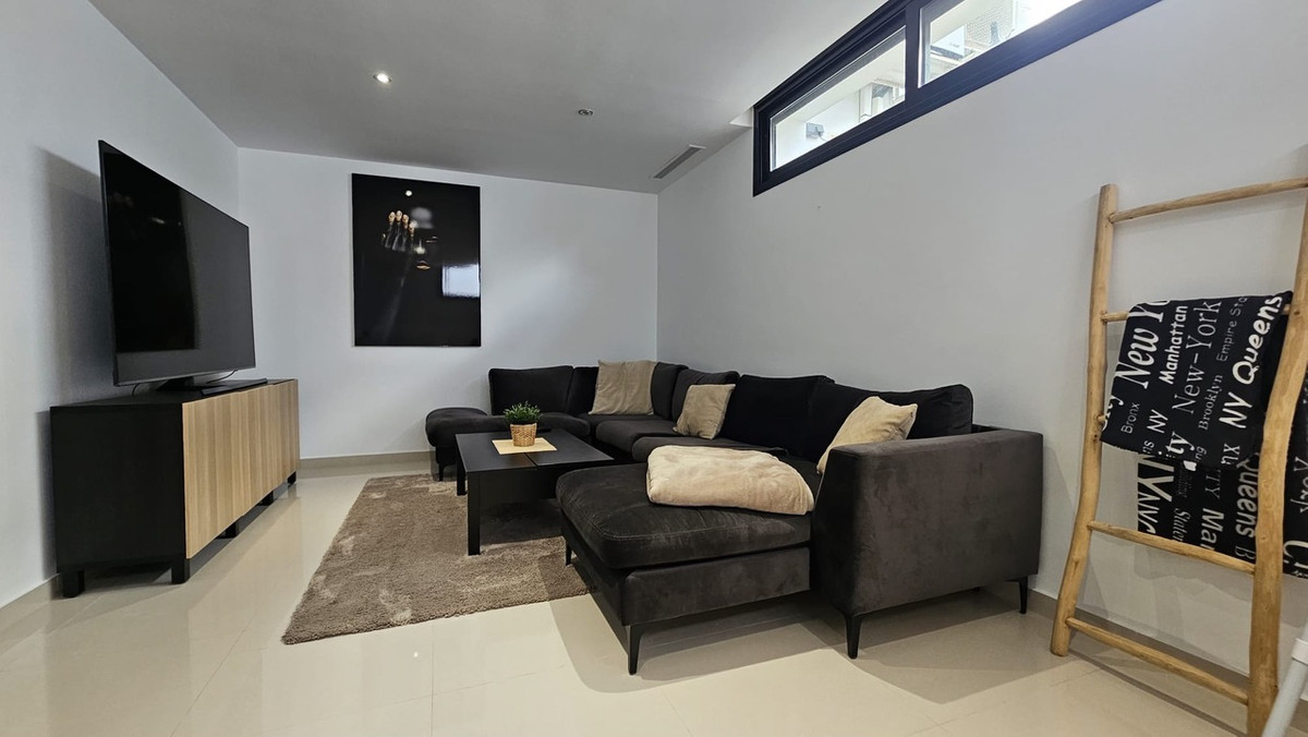 6 Bed Townhouse for sale in Villamartin Costa Blanca, Alicante, Spain