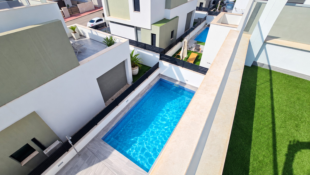 6 Bed Townhouse for sale in Villamartin Costa Blanca, Alicante, Spain