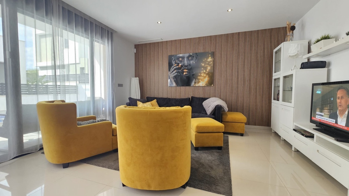 6 Bed Townhouse for sale in Villamartin Costa Blanca, Alicante, Spain