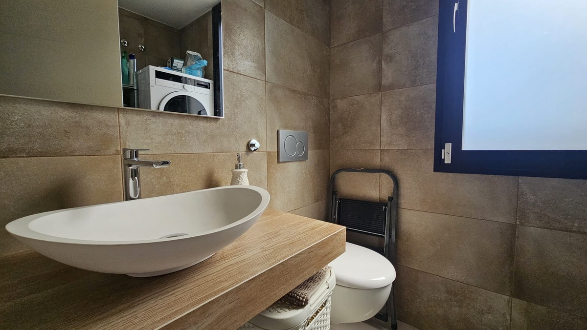 6 Bed Townhouse for sale in Villamartin Costa Blanca, Alicante, Spain