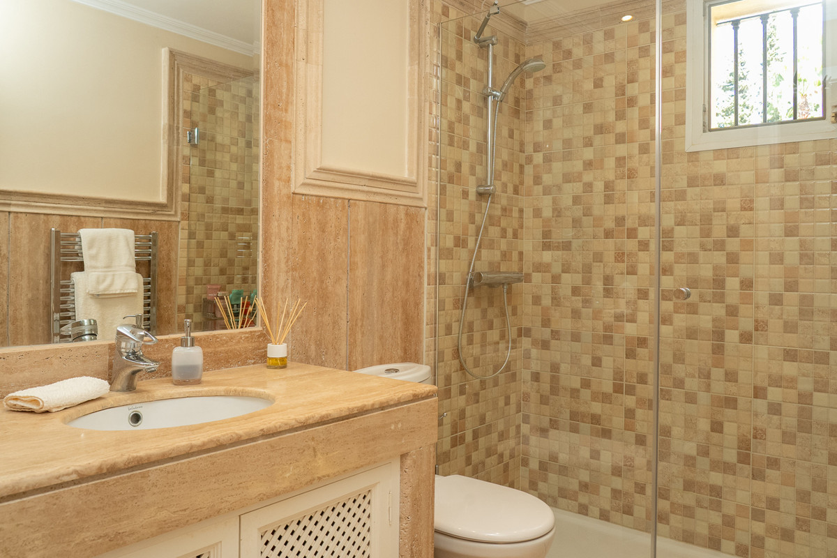 2 Bed Apartment for sale in Casares Costa Del Sol, Málaga, Spain