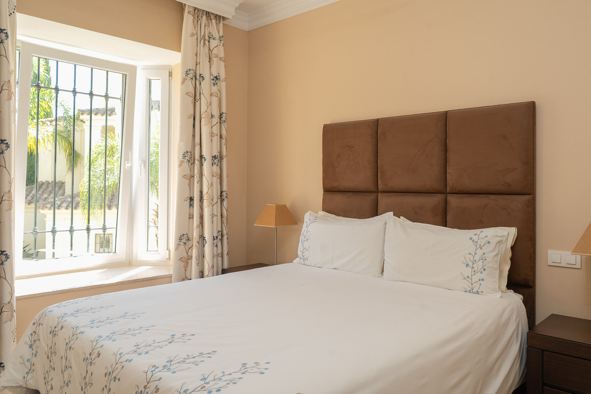 2 Bed Apartment for sale in Casares Costa Del Sol, Málaga, Spain