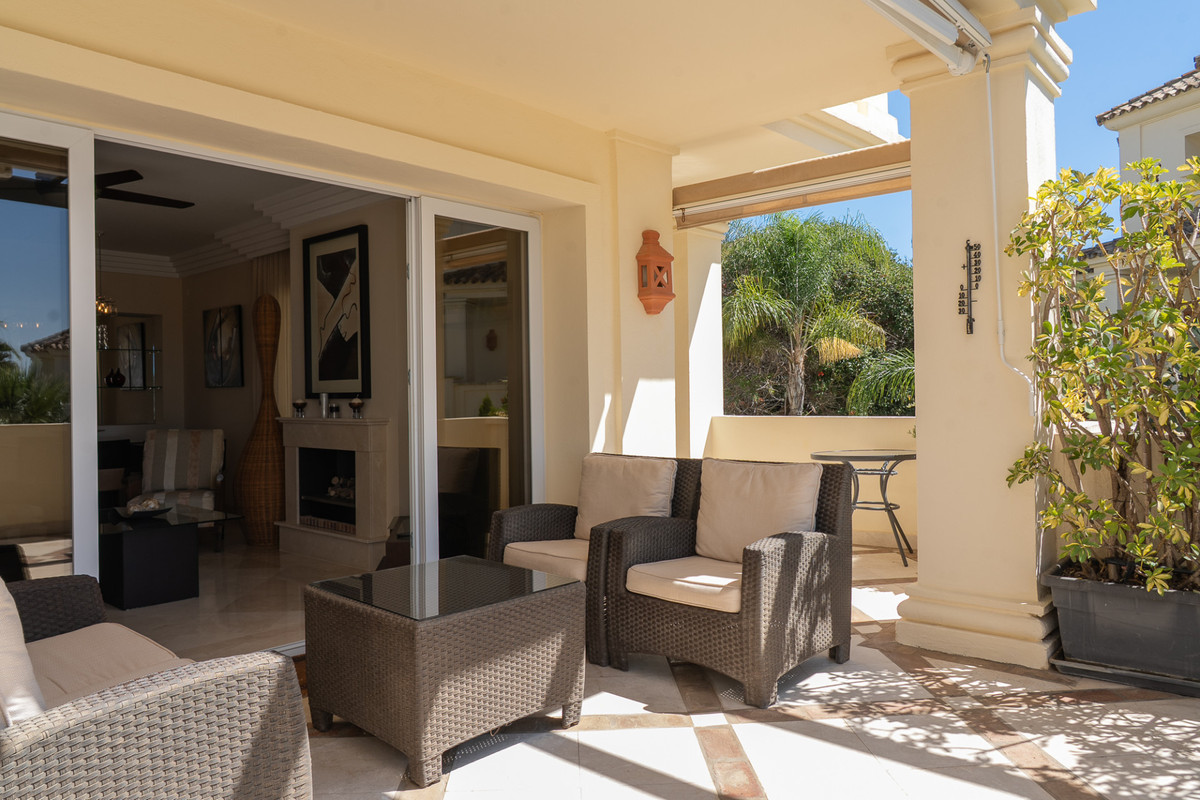 2 Bed Apartment for sale in Casares Costa Del Sol, Málaga, Spain