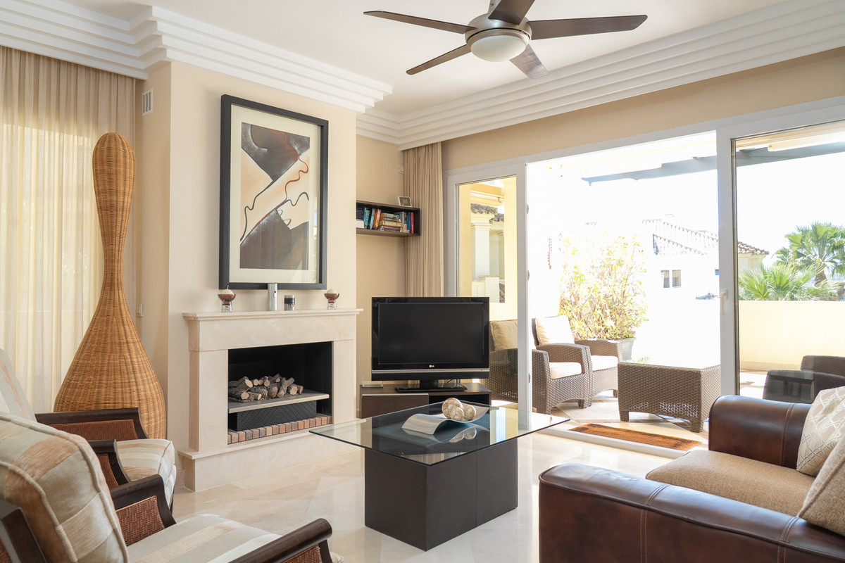 2 Bed Apartment for sale in Casares Costa Del Sol, Málaga, Spain