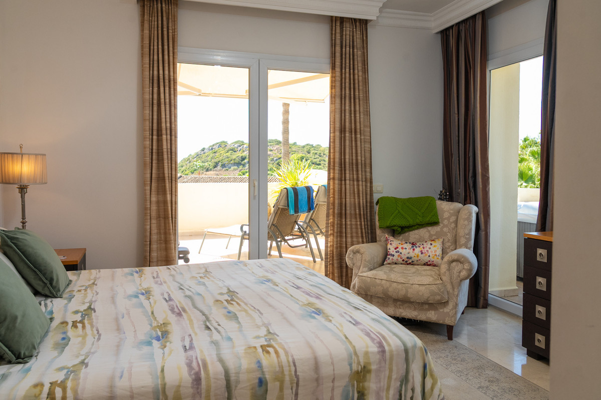 3 Bed Apartment for sale in Casares Costa Del Sol, Málaga, Spain