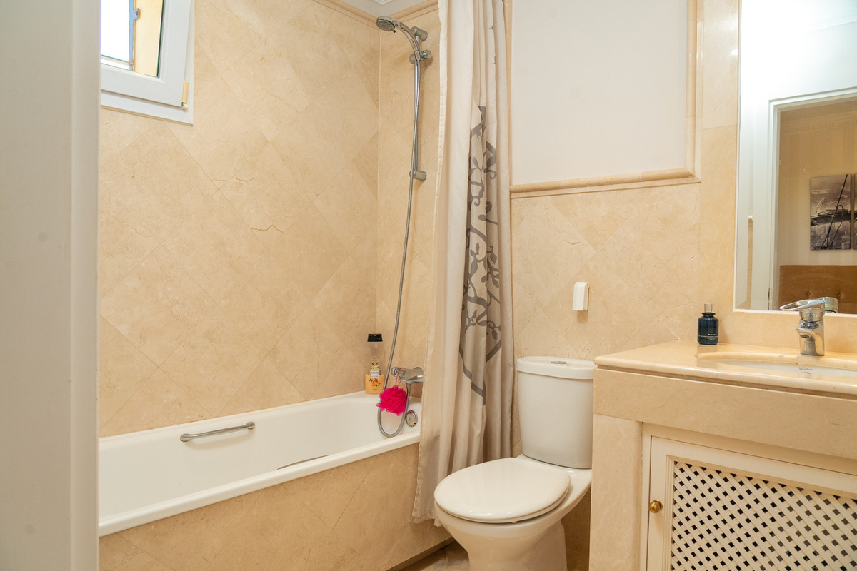 3 Bed Apartment for sale in Casares Costa Del Sol, Málaga, Spain