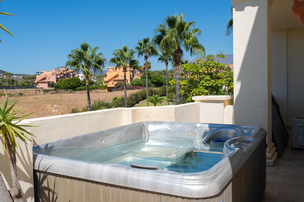 3 Bed Apartment for sale in Casares Costa Del Sol, Málaga, Spain