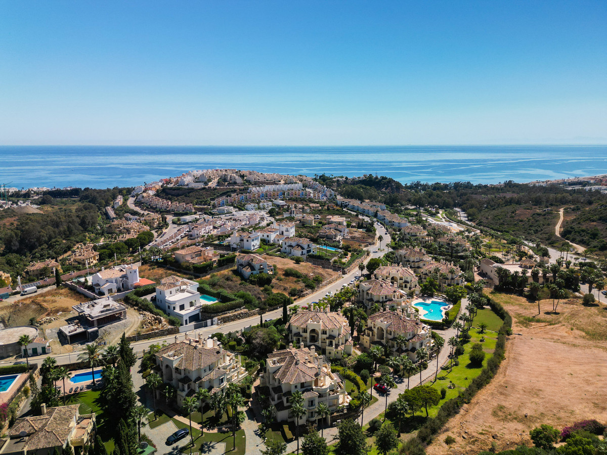 3 Bed Apartment for sale in Casares Costa Del Sol, Málaga, Spain