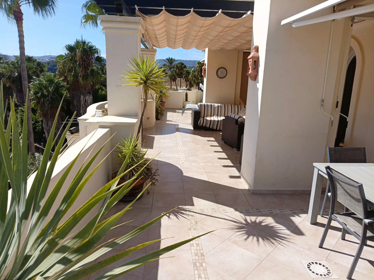 3 Bed Apartment for sale in Casares Costa Del Sol, Málaga, Spain