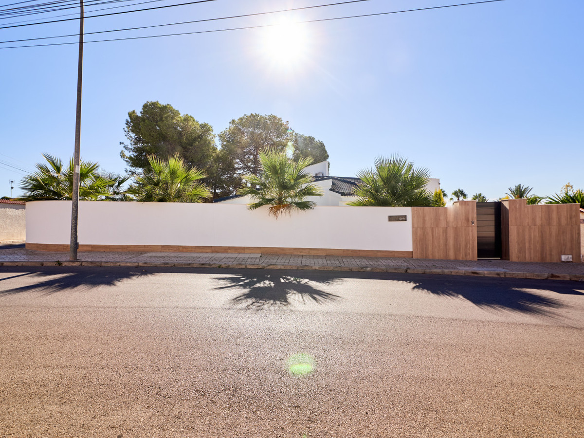 5 Bed Townhouse for sale in Rojales Costa Blanca, Alicante, Spain