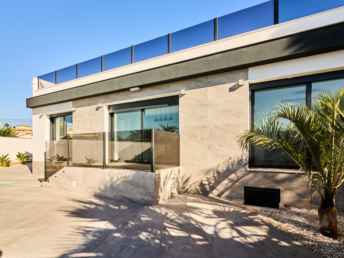 5 Bed Townhouse for sale in Rojales Costa Blanca, Alicante, Spain