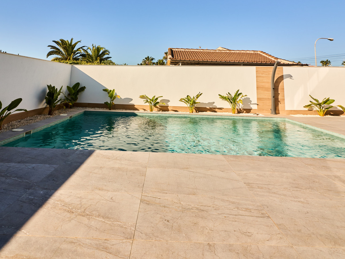 5 Bed Townhouse for sale in Rojales Costa Blanca, Alicante, Spain